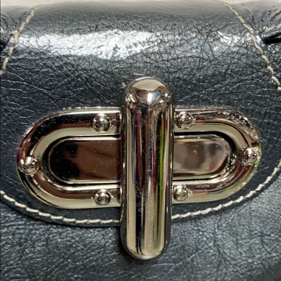 Nuovedive Italian Leather Green Patented HandBag - Picture 3 of 8